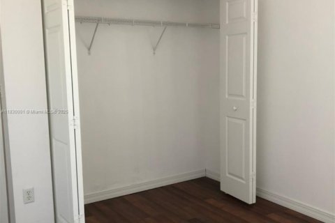 House in Homestead, Florida 3 bedrooms, 178.28 sq.m. № 1809833 - photo 26