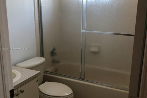 House in Homestead, Florida 3 bedrooms, 178.28 sq.m. № 1809833 - photo 27