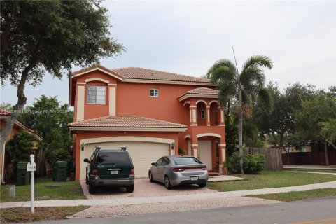House in Homestead, Florida 3 bedrooms, 178.28 sq.m. № 1809833 - photo 1