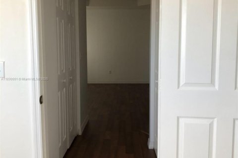 House in Homestead, Florida 3 bedrooms, 178.28 sq.m. № 1809833 - photo 18