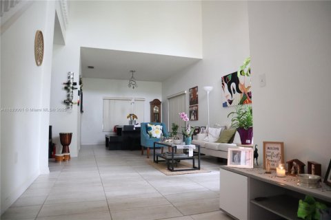 House in Homestead, Florida 3 bedrooms, 178.28 sq.m. № 1809833 - photo 3