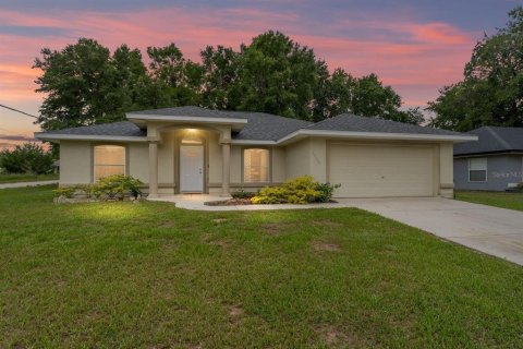 House in Ocala, Florida 3 bedrooms, 168.9 sq.m. № 1807014 - photo 1
