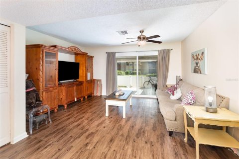 Condominio en venta en Leesburg, Florida, 2 dormitorios, 86.4 m2 № 1855871 - foto 3