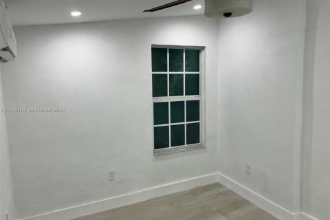 House in Miami, Florida 2 bedrooms, 42.74 sq.m. № 2002650 - photo 22