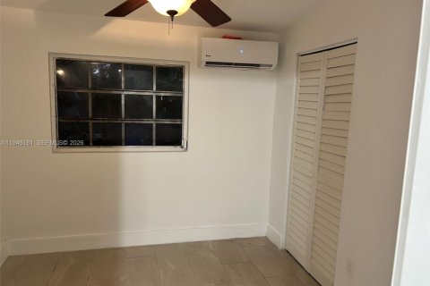 House in Miami, Florida 2 bedrooms, 42.74 sq.m. № 2002650 - photo 18