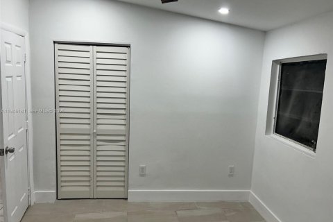 House in Miami, Florida 2 bedrooms, 42.74 sq.m. № 2002650 - photo 23