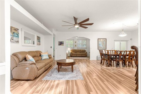 House in Leesburg, Florida 3 bedrooms, 180.23 sq.m. № 1876685 - photo 12