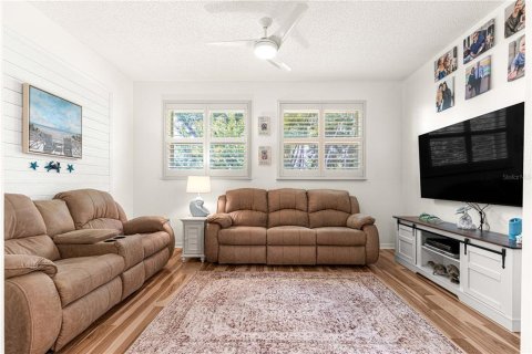House in Leesburg, Florida 3 bedrooms, 180.23 sq.m. № 1876685 - photo 22