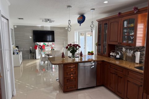 Villa ou maison à vendre à Miami, Floride: 4 chambres, 205.78 m2 № 1988843 - photo 22