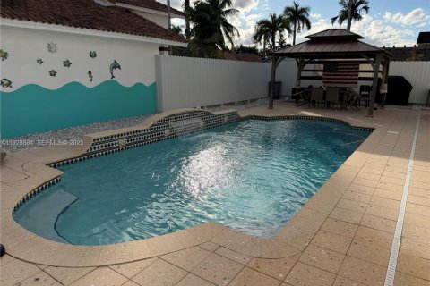 Villa ou maison à vendre à Miami, Floride: 4 chambres, 205.78 m2 № 1988843 - photo 7