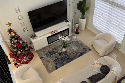 Villa ou maison à vendre à Miami, Floride: 4 chambres, 205.78 m2 № 1988843 - photo 14