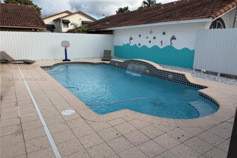 Villa ou maison à vendre à Miami, Floride: 4 chambres, 205.78 m2 № 1988843 - photo 4