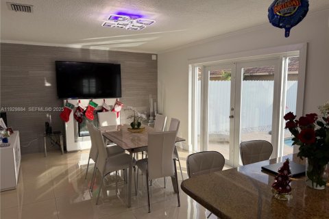 Villa ou maison à vendre à Miami, Floride: 4 chambres, 205.78 m2 № 1988843 - photo 23