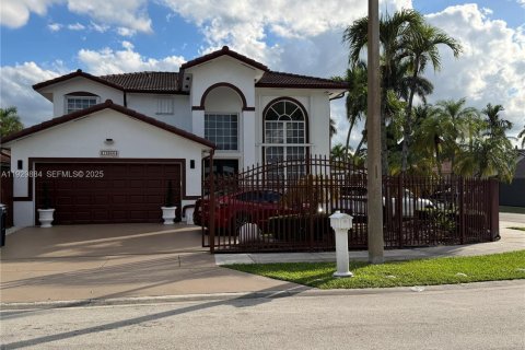 Villa ou maison à vendre à Miami, Floride: 4 chambres, 205.78 m2 № 1988843 - photo 1