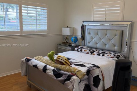 Villa ou maison à vendre à Miami, Floride: 4 chambres, 205.78 m2 № 1988843 - photo 30