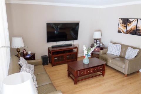 Copropriété à vendre à Miami, Floride: 2 chambres, 111.48 m2 № 2052498 - photo 6