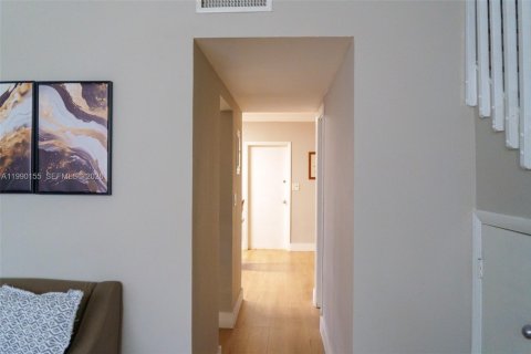 Copropriété à vendre à Miami, Floride: 2 chambres, 111.48 m2 № 2052498 - photo 13