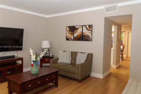 Copropriété à vendre à Miami, Floride: 2 chambres, 111.48 m2 № 2052498 - photo 10
