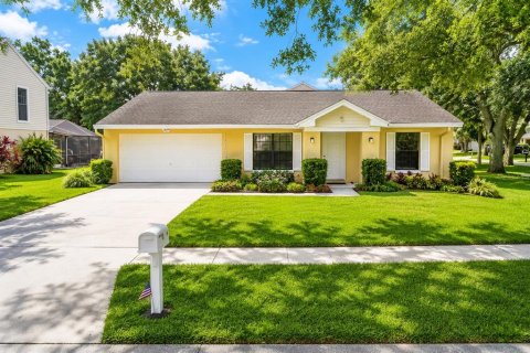 House in Tampa, Florida 4 bedrooms, 124.86 sq.m. № 2354817