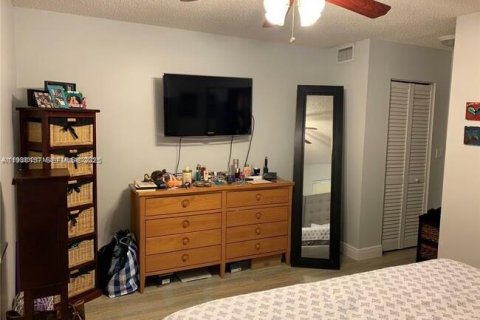 Apartamento en alquiler en Miami, Florida, 2 dormitorios, 74.69 m2 № 2034170 - foto 7