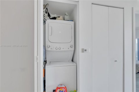 Copropriété à vendre à Miami, Floride: 1 chambre, 72.09 m2 № 1982648 - photo 12