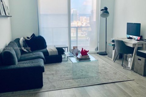Condo in Miami, Florida, 1 bedroom № 1982648 - photo 5