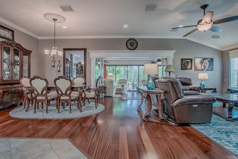 House in The Villages, Florida 3 bedrooms, 190.45 sq.m. № 1848732 - photo 17