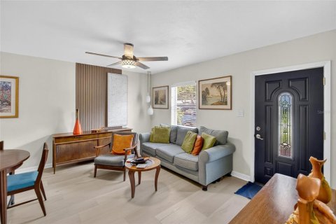 Casa en venta en Tampa, Florida, 3 dormitorios, 87.33 m2 № 1856335 - foto 8