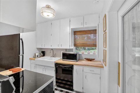 Casa en venta en Tampa, Florida, 3 dormitorios, 87.33 m2 № 1856335 - foto 12