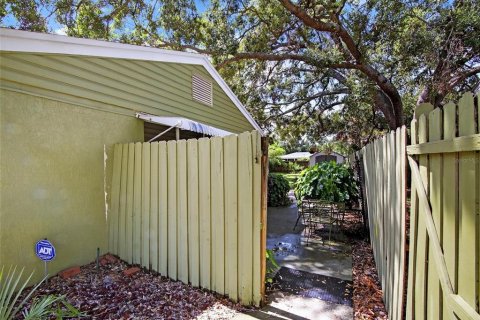 Casa en venta en Tampa, Florida, 3 dormitorios, 87.33 m2 № 1856335 - foto 26