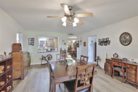 House in Sun City Center, Florida 2 bedrooms, 163.14 sq.m. № 2223556 - photo 17