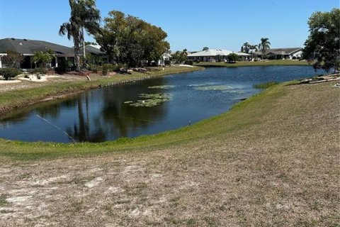 House in Sun City Center, Florida 2 bedrooms, 163.14 sq.m. № 2223556 - photo 4