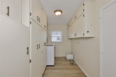 House in Sun City Center, Florida 2 bedrooms, 163.14 sq.m. № 2223556 - photo 25