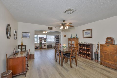 House in Sun City Center, Florida 2 bedrooms, 163.14 sq.m. № 2223556 - photo 20