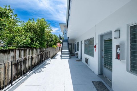 Commercial property in Miami Beach, Florida № 1937792 - photo 4