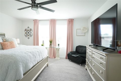 House in Zephyrhills, Florida 4 bedrooms, 209.96 sq.m. № 2393994 - photo 12
