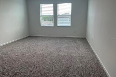House in Zephyrhills, Florida 4 bedrooms, 209.96 sq.m. № 2393994 - photo 4