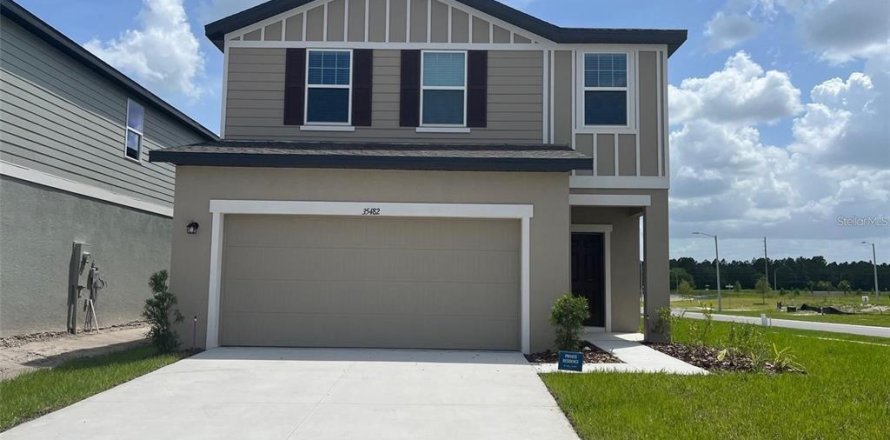House in Zephyrhills, Florida 4 bedrooms, 209.96 sq.m. № 2393994