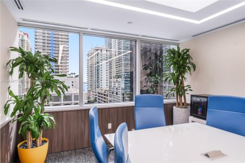 Propiedad comercial en venta en Miami, Florida № 1875129 - foto 5