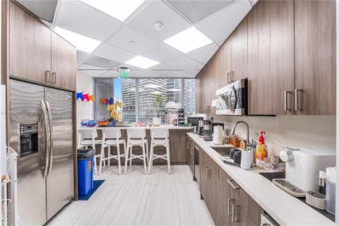 Propiedad comercial en venta en Miami, Florida № 1875129 - foto 14