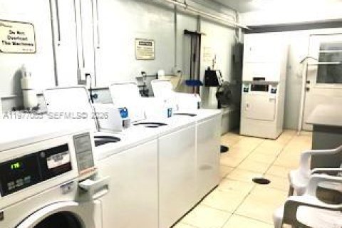 Condo in Miami Beach, Florida, 1 bedroom  № 2041547 - photo 14