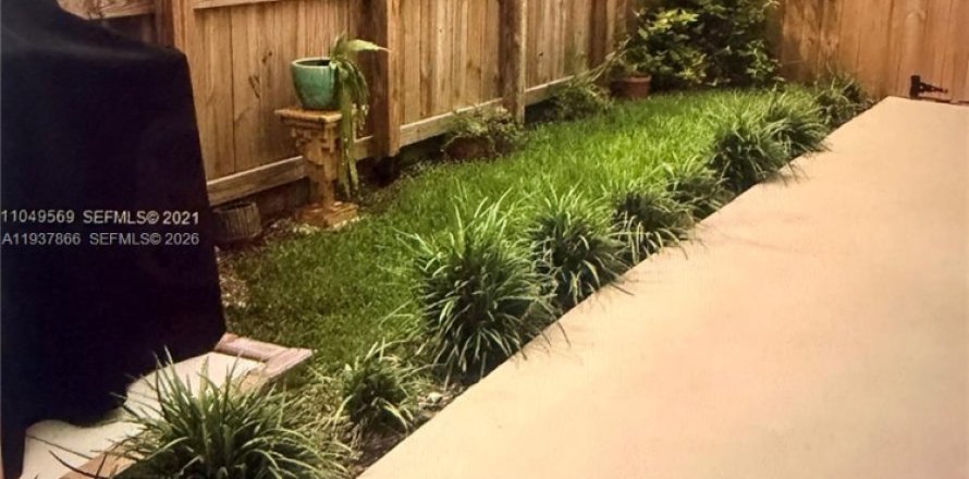 Immobilier commercial à Miami, Floride 1 chambre, 255.95 m2 № 1995623