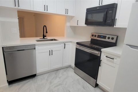 Condo à Pembroke Pines, Floride, 2 chambres  № 2017890
