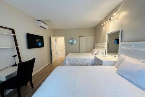 Condo in Bradenton, Florida, 2 bedrooms  № 1426210 - photo 13