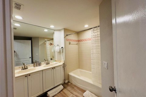 Condo in Bradenton, Florida, 2 bedrooms  № 1426210 - photo 21