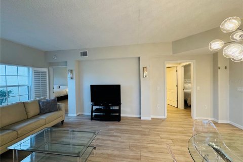 Condo in Bradenton, Florida, 2 bedrooms  № 1426210 - photo 8