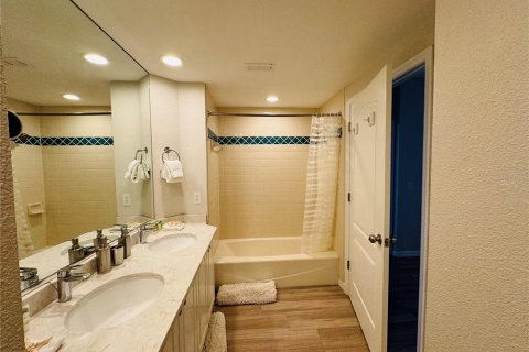 Condo in Bradenton, Florida, 2 bedrooms  № 1426210 - photo 22