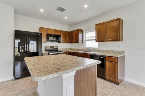 Villa ou maison à louer à Haines City, Floride: 3 chambres, 121.89 m2 № 2418884 - photo 10