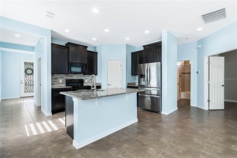 House in Kissimmee, Florida 2 bedrooms, 158.21 sq.m. № 1570723 - photo 4