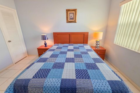 Купить кондоминиум в Уэст-Палм-Бич, Флорида 4 комнаты, 76.09м2, № 2084010 - фото 16